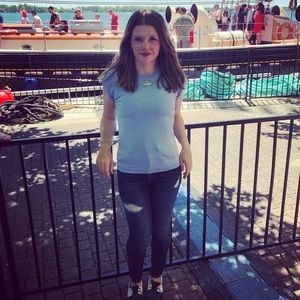 Meet your Posher, Helen